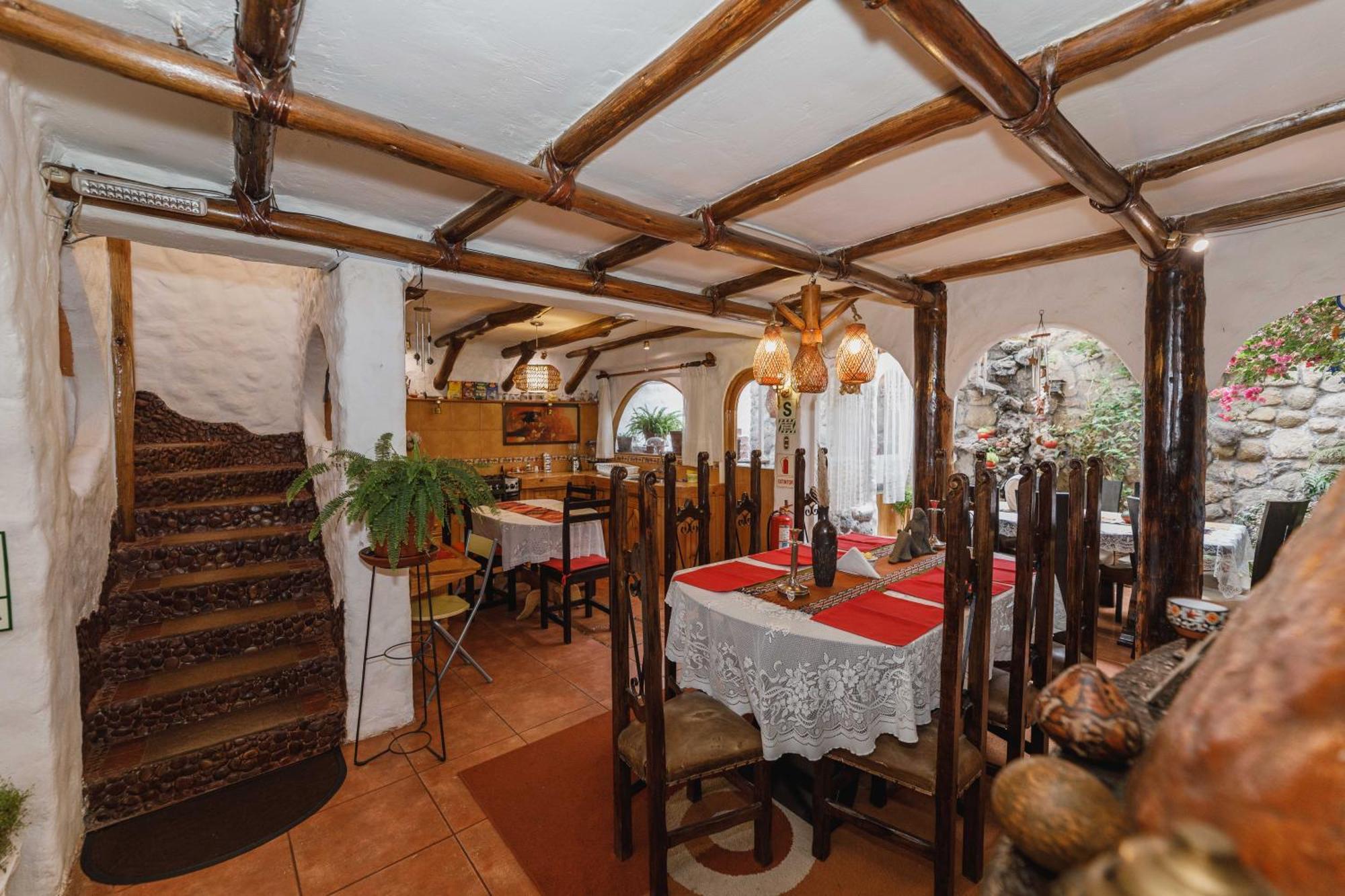Hostal Madre Tierra Cusco Exterior photo