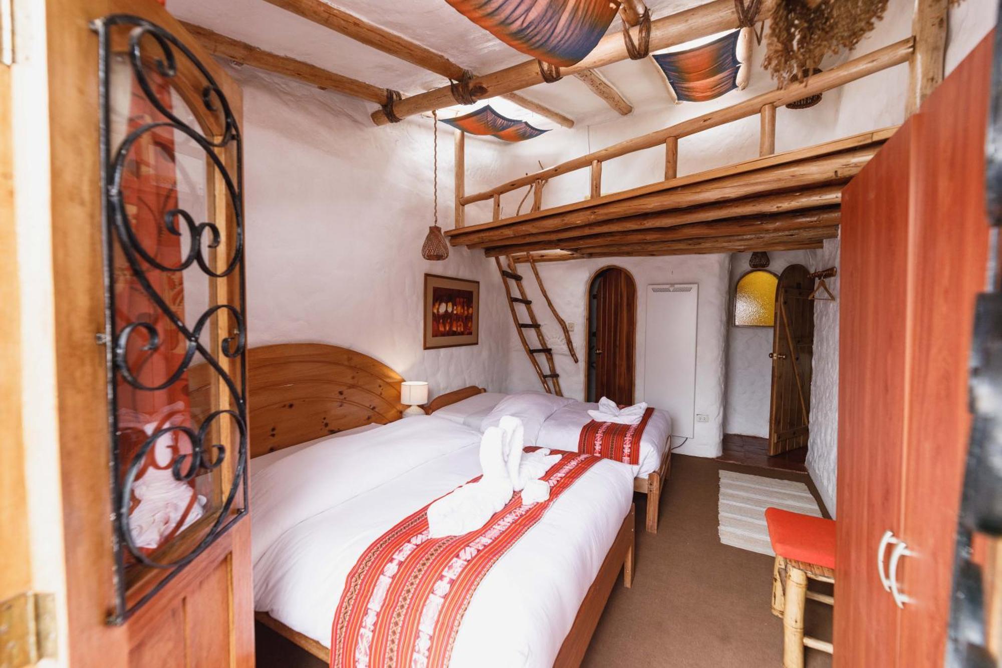 Hostal Madre Tierra Cusco Exterior photo