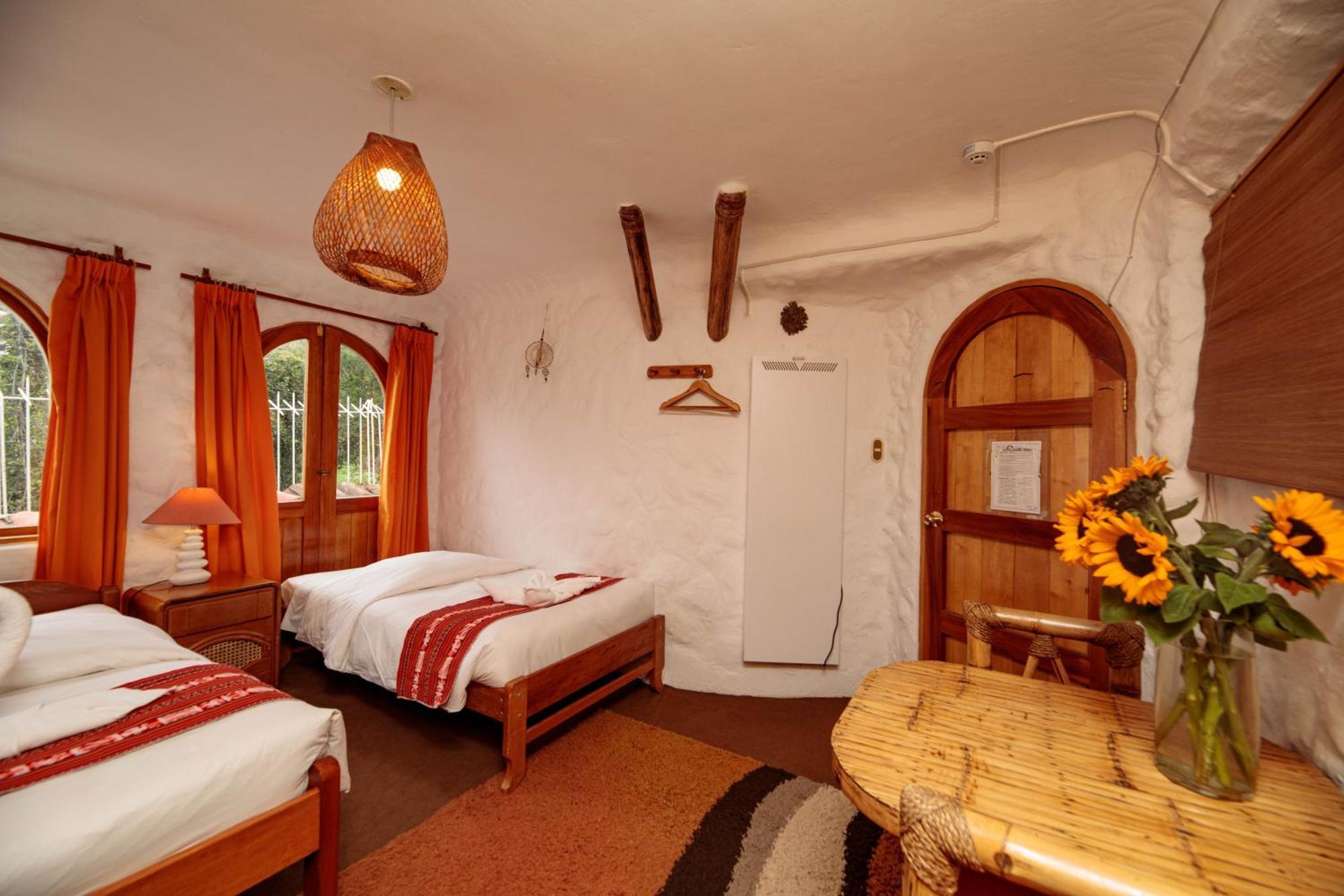 Hostal Madre Tierra Cusco Exterior photo