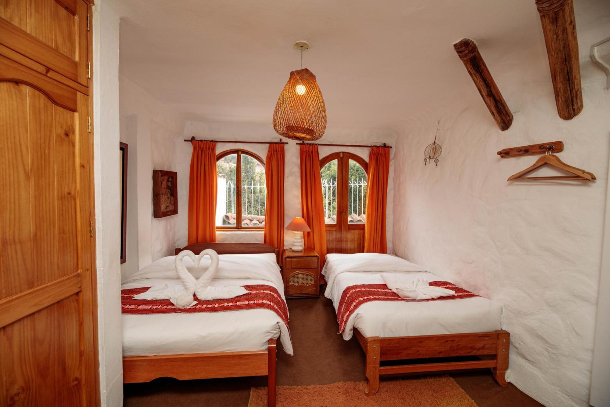 Hostal Madre Tierra Cusco Exterior photo